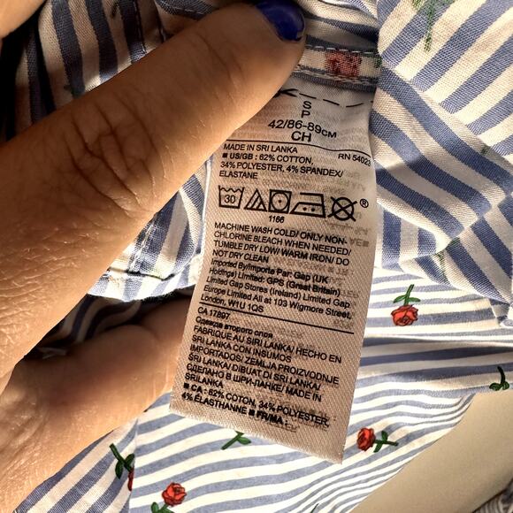 Banana Republic Quinn Boy Fit Roses Blue White Striped Shirt Women's Size S - Picture 8 of 8